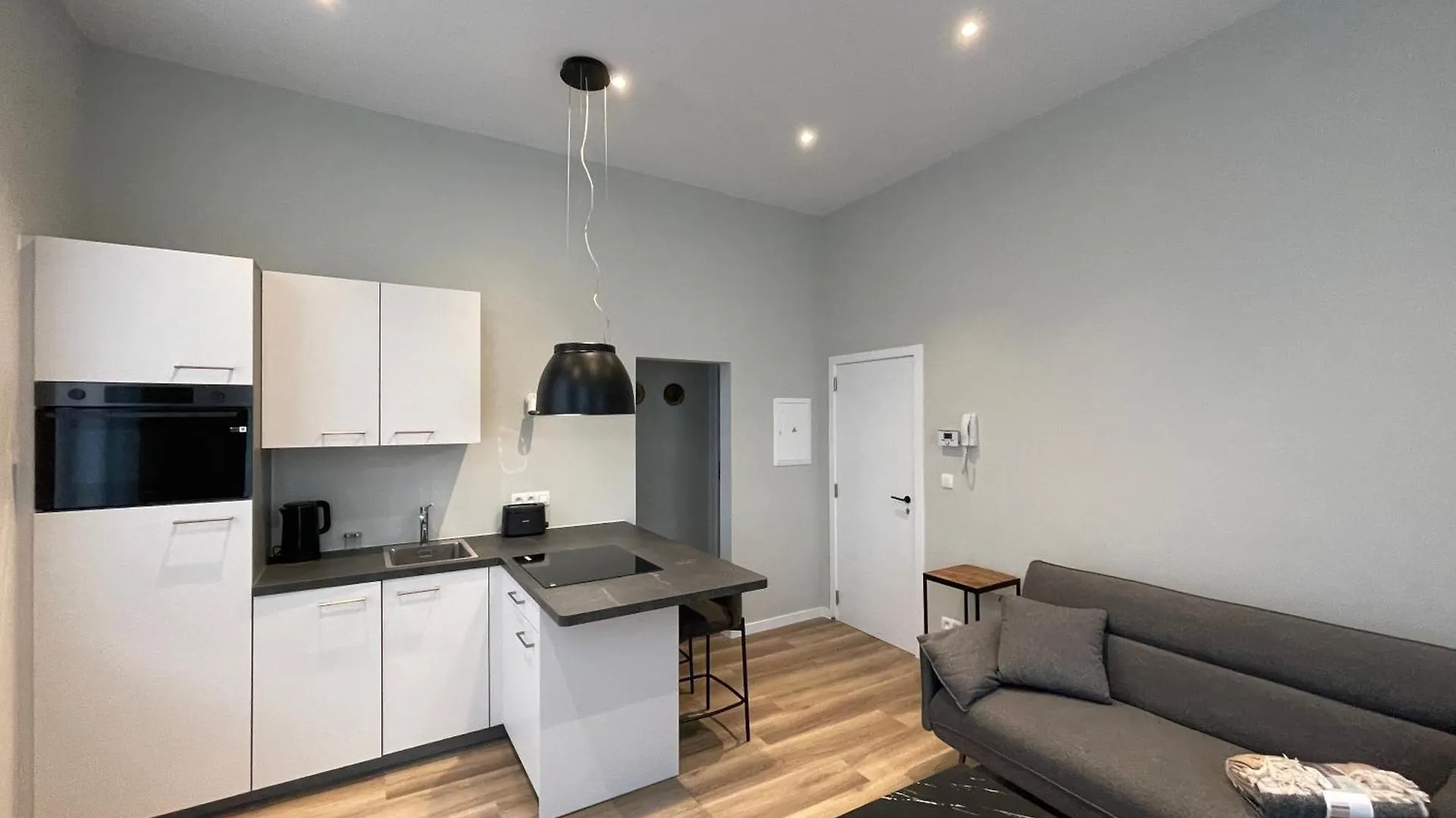 Midi Station Apartment Brussels
