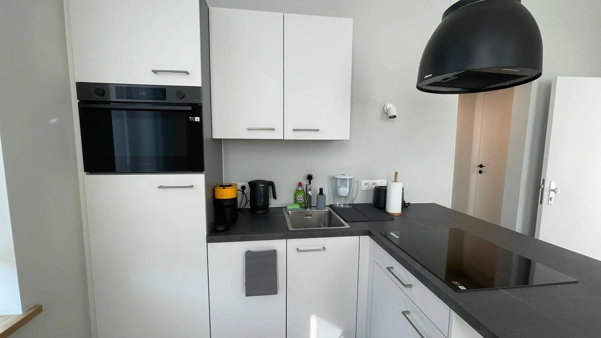Midi Station Apartment Brussels